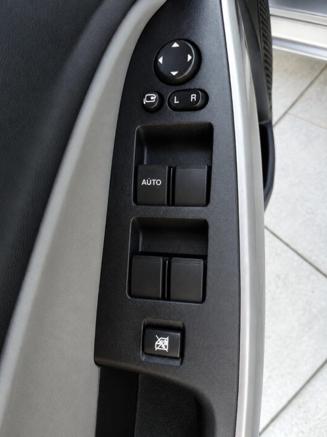 MAZDA 2 usata, con Cruise Control