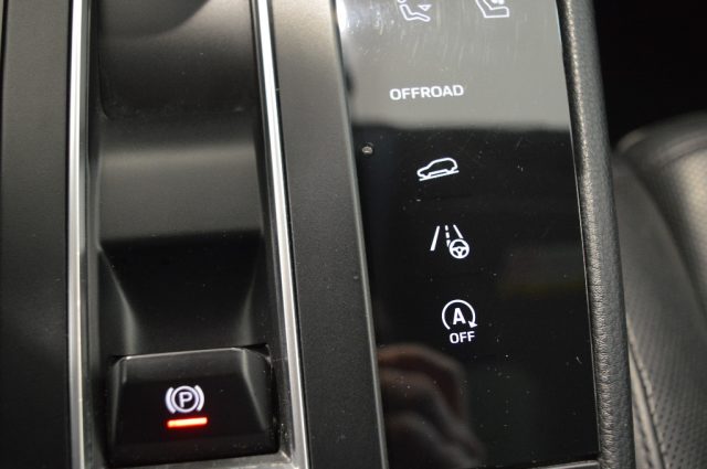 PORSCHE Macan usata, con Portellone posteriore elettrico