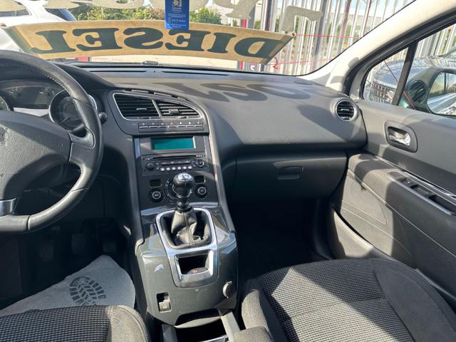 PEUGEOT 5008 usata, con Park Distance Control