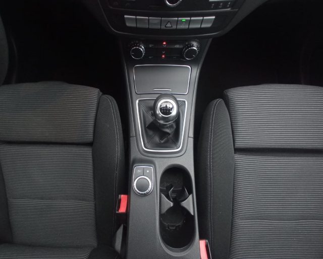 MERCEDES-BENZ B 180 usata, con Interni in pelle