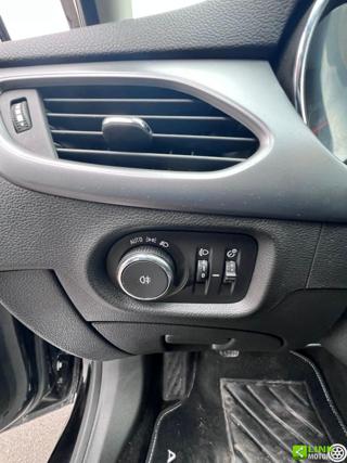 OPEL Astra usata, con Fendinebbia