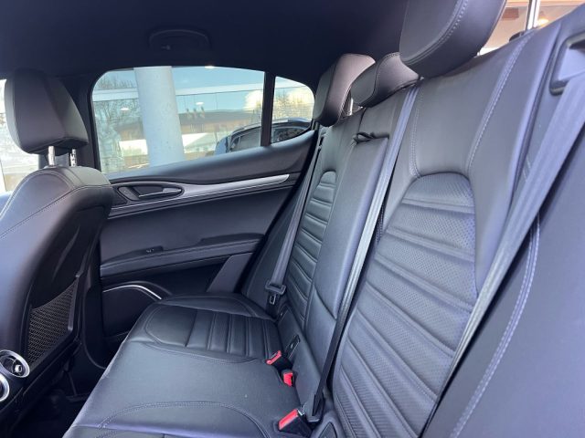 ALFA ROMEO Stelvio usata, con Alzacristalli elettrici
