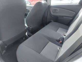 TOYOTA Yaris usata 10