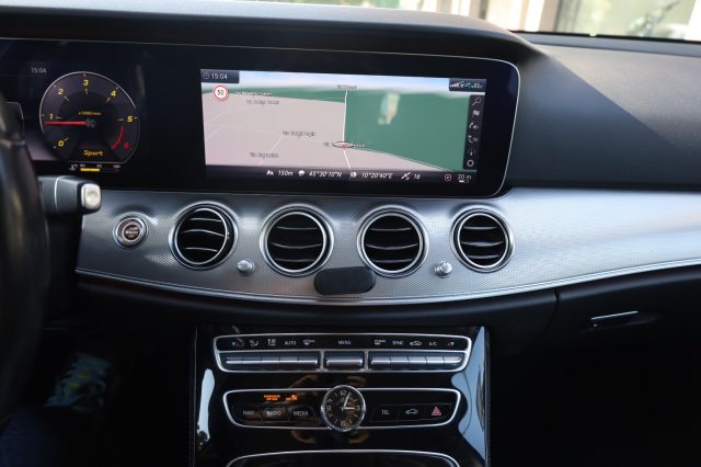 MERCEDES-BENZ E 220 usata, con Controllo elettronico della corsia