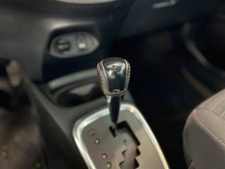 TOYOTA Yaris usata, con Fari LED