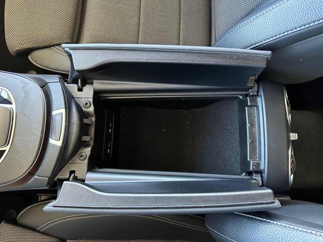 MERCEDES-BENZ E 200 usata, con Specchietti laterali elettrici