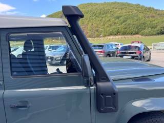 LAND ROVER Defender usata, con MP3