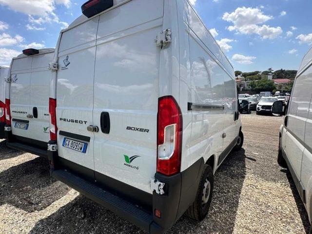 PEUGEOT Boxer usata, con Airbag