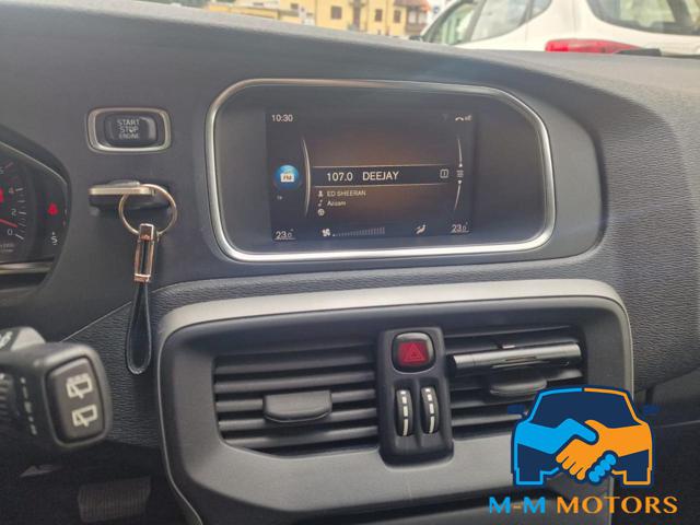 VOLVO V40 Cross Country usata, con Controllo trazione