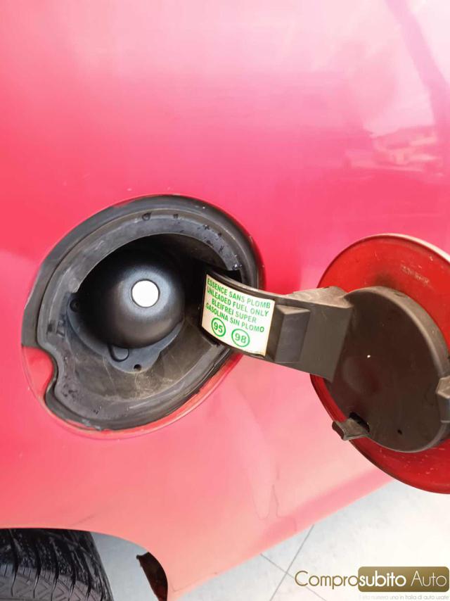 RENAULT Twingo usata 24