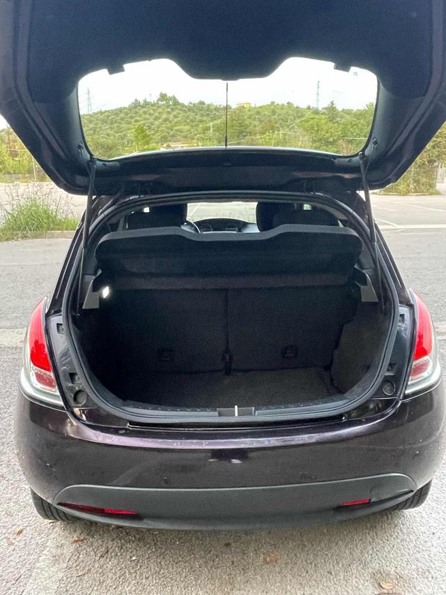 LANCIA Ypsilon usata, con ESP