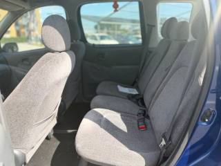 TOYOTA Yaris usata 13