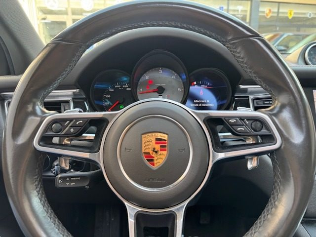 PORSCHE Macan usata, con Fendinebbia