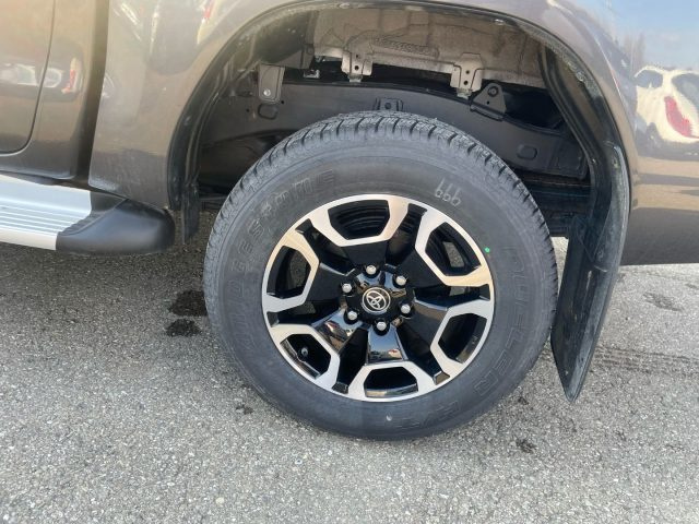 TOYOTA Hilux usata, con Fendinebbia