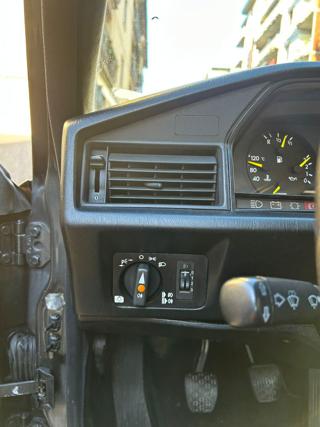 MERCEDES-BENZ 190 usata, con Bracciolo