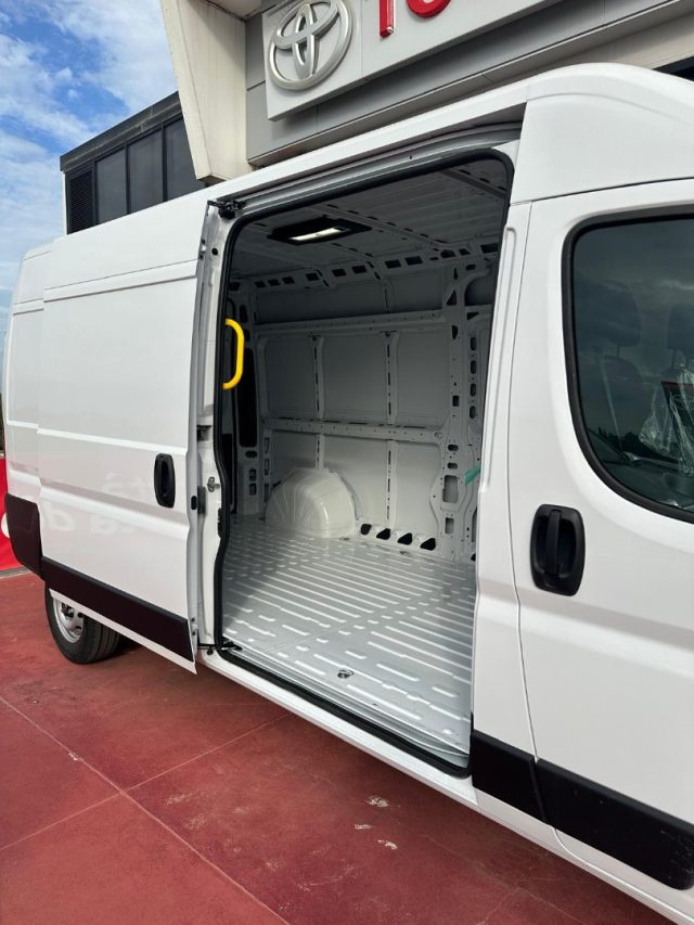 TOYOTA Proace Max usata, con Chiusura centralizzata