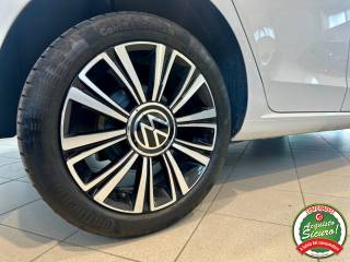 VOLKSWAGEN up! usata, con Autoradio