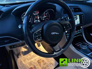 JAGUAR XE usata, con Autoradio