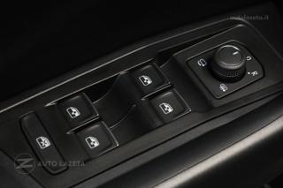 VOLKSWAGEN T-Roc usata, con Airbag testa