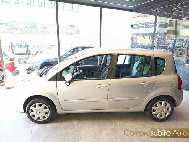 RENAULT Modus usata, con Autoradio