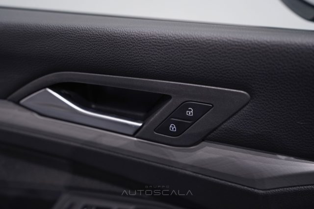 VOLKSWAGEN Golf Variant usata, con Cruise Control