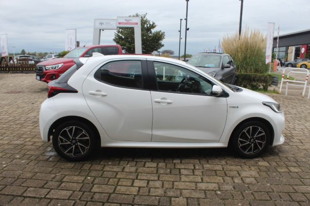 TOYOTA Yaris usata, con Bracciolo