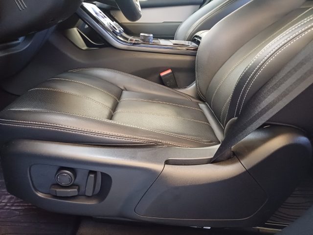 LAND ROVER Range Rover Velar usata, con Interni in pelle