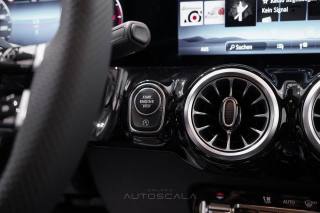 MERCEDES-BENZ GLA 200 usata, con USB