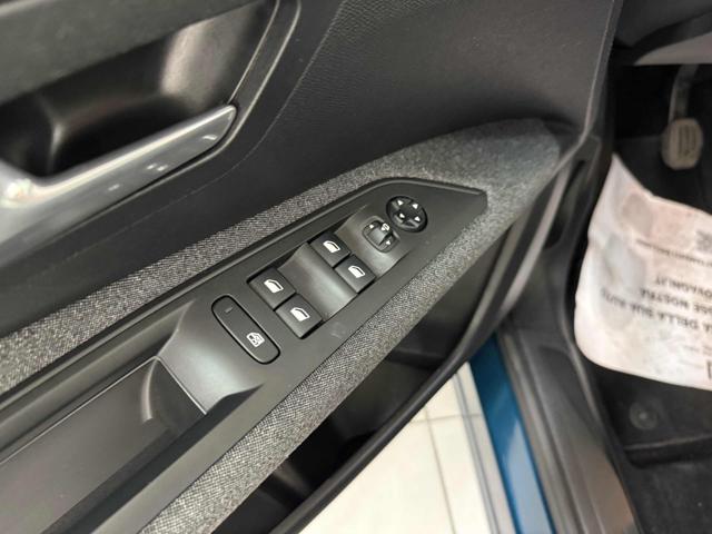 PEUGEOT 3008 usata, con Telecamera per parcheggio assistito