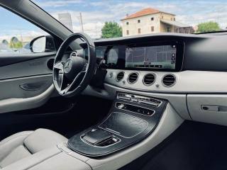 MERCEDES-BENZ E 300 usata, con Autoradio