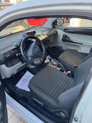 TOYOTA iQ usata, con Chiusura centralizzata
