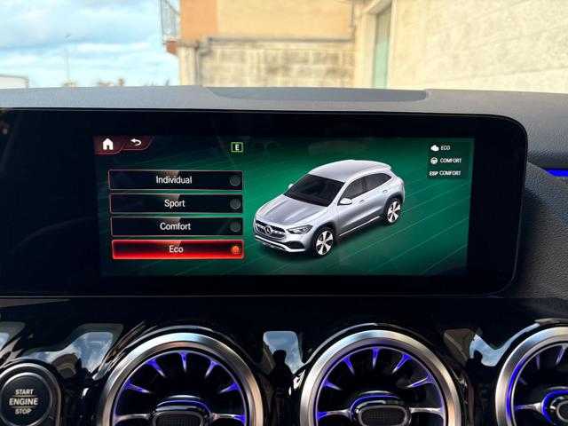 MERCEDES-BENZ GLA 200 usata, con Leve al volante