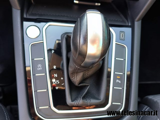 VOLKSWAGEN Passat Variant usata, con Servosterzo