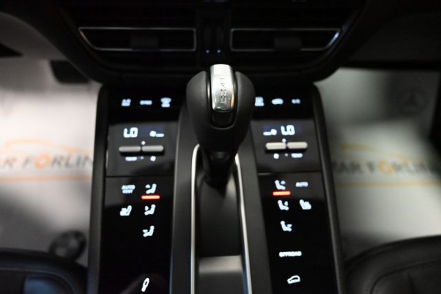 PORSCHE Macan usata 256