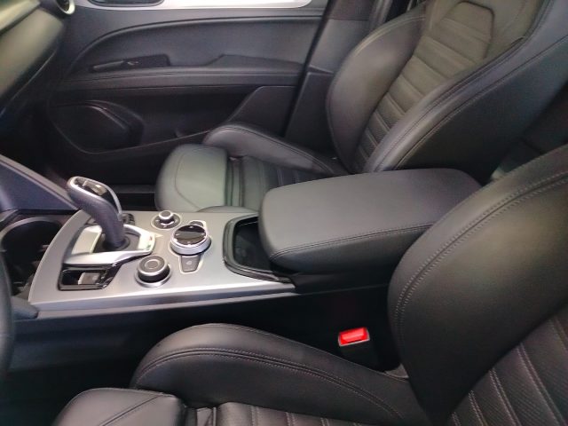 ALFA ROMEO Stelvio usata, con Sensori di parcheggio posteriori