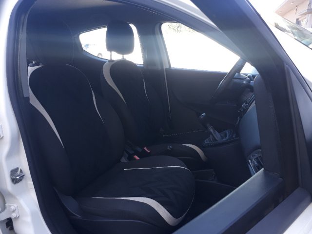 LANCIA Ypsilon usata, con Autoradio