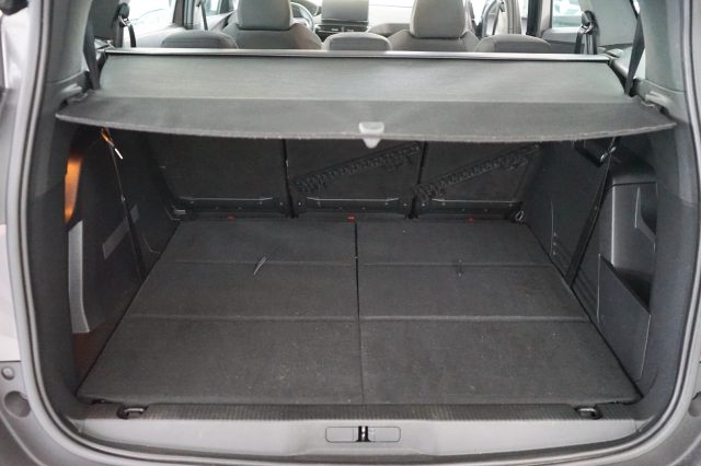 PEUGEOT 5008 usata, con Climatizzatore automatico, 2 zone
