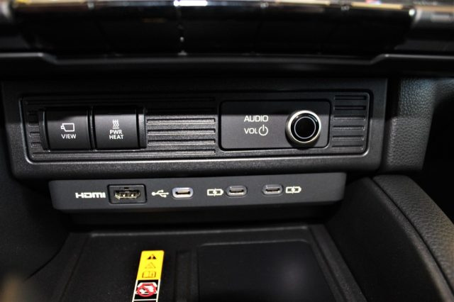 TOYOTA Land Cruiser usata, con Sedile posteriore sdoppiato