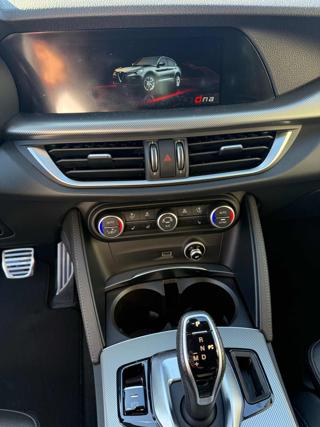 ALFA ROMEO Stelvio usata, con Autoradio digitale