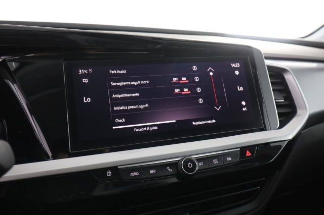 OPEL Grandland usata 9