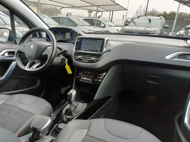 PEUGEOT 2008 usata, con Sedile posteriore sdoppiato