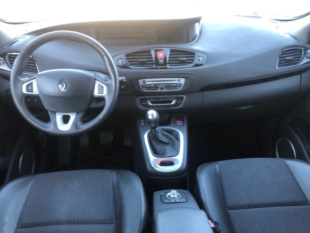 RENAULT Scenic usata 9