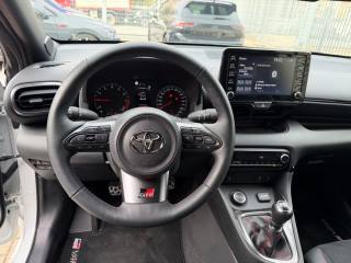 TOYOTA Yaris usata, con Fendinebbia