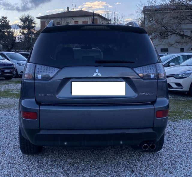 MITSUBISHI Outlander usata, con Autoradio