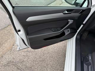 VOLKSWAGEN Passat Variant usata, con Airbag laterali