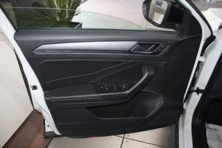 VOLKSWAGEN T-Roc usata, con Climatizzatore