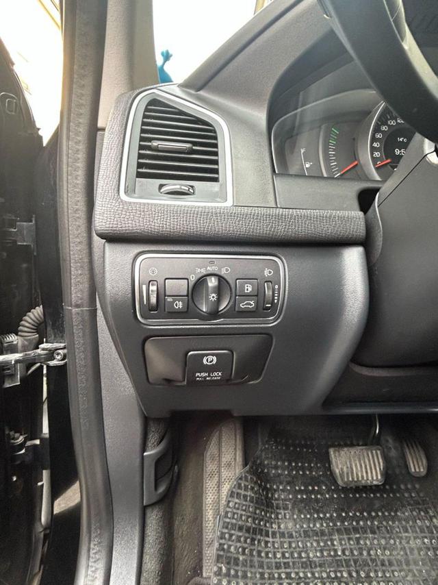VOLVO XC60 usata, con Airbag laterali
