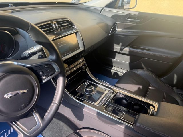 JAGUAR XE usata, con Controllo elettronico della corsia