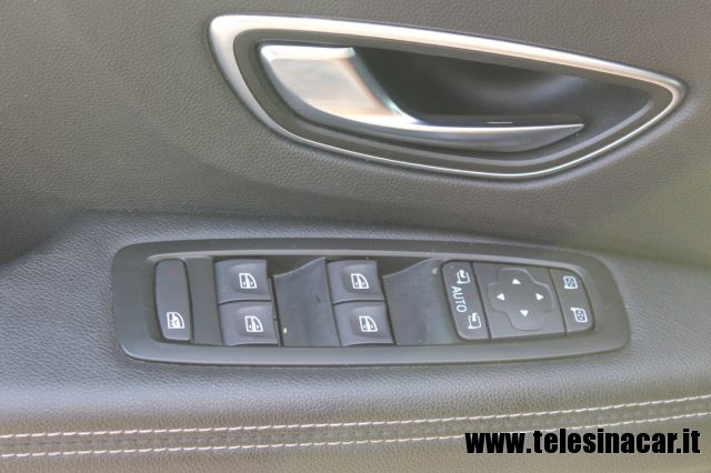 RENAULT Scenic usata, con Sensori di parcheggio posteriori