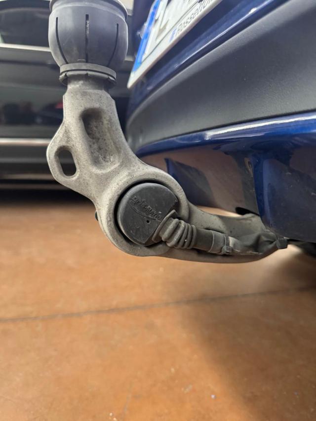 MERCEDES-BENZ C 220 usata, con Autoradio